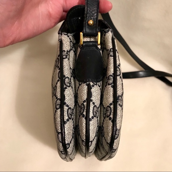 ⭐️SOLD⭐️Authentic Vintage Gucci Crossbody Bag - Picture 5 of 7